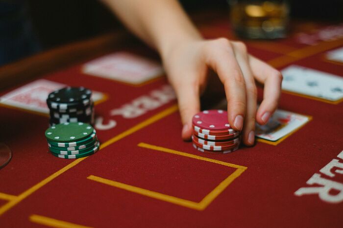 This woman reportedly inherited $700K of her great-aunt’s poker winnings